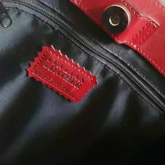 Pelle Studio Red Leather Purse - Picture 3 of 8